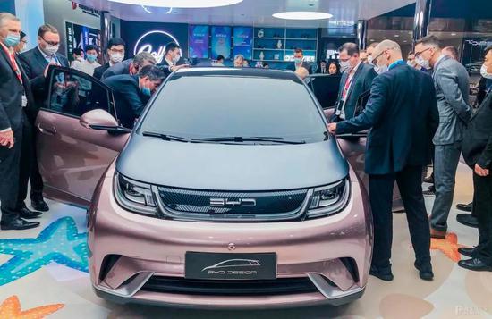 比亚迪在2021上海车展推出的新车EA1