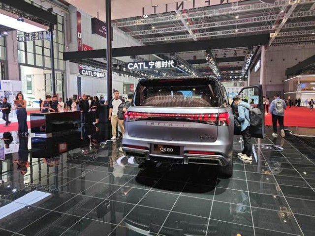 超5米3车长国内首秀 英菲尼迪全球旗舰QX80亮相车展