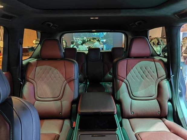 超5米3车长国内首秀 英菲尼迪全球旗舰QX80亮相车展