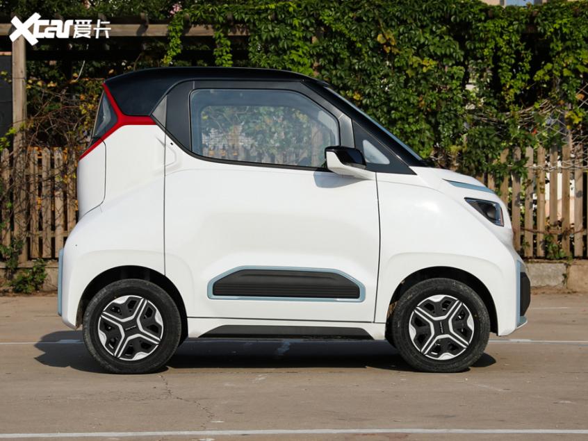 上海通用电动汽车两座图片