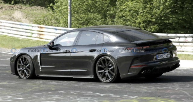 全新保时捷帕拉梅拉跑车曝光：搭载传统 V6、V8 动力，总输出功率可达 650 马力