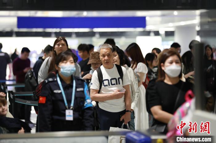 清明假期杭州口岸出入境人员预计近4万人次