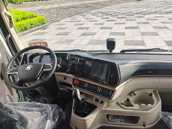 更轻 更省 更舒适 乘龙H5V燃气重卡助卡友轻松稳赚_fororder_【H5V LNG牵引】资源运输“印钞机”，乘龙H5V燃气重卡助卡友轻松稳赚V1.1652